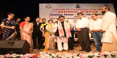 Governor Shri Gulab Chand Kataria inaugurates national seminar on Yoga at GMCH Auditorium in Guwahati