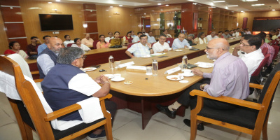 Governor with the VC, faculty and officials of Tezpur University