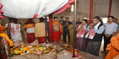 Hon'ble Governor with First Lady at Umananda Temple