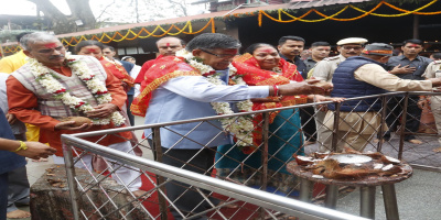 Hon'ble Governor and First Lady at Maa Kamakhaya Temple, Guwahati