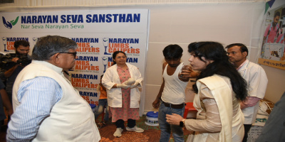 Governor attends Narayan Seva Sansthan's first artificial limb camp