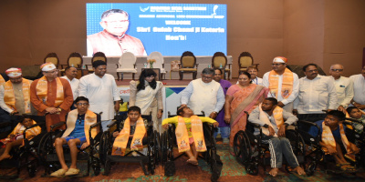 Governor attends Narayan Seva Sansthan's first artificial limb camp