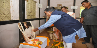 Governor visits Sarania Ashram, pays tributes to Mahatma Gandhi on the occasion of Gandhi Jaynti