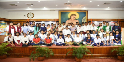 Governor with all the participants of Essay and poster making competition organised in Raj Bhavan