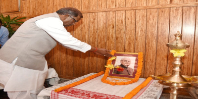 Assam Governor Shri Acharya pays tributes to former Prime Minister Late Atal Bihari Vajpayee