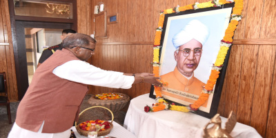 Governor paying tributes to Dr  Sarvepalli Radhakrishnan on the occasion of Teacher's Day at Raj Bhavan