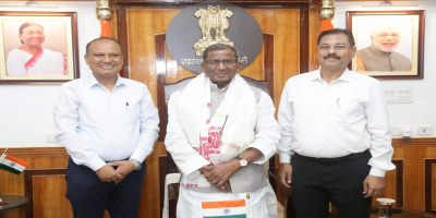 VC, Assam Agricultural University, Jorhat meets the Governor at Raj Bhavan