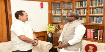 Governor with the Chief State Information Commissioner at Raj Bhavan