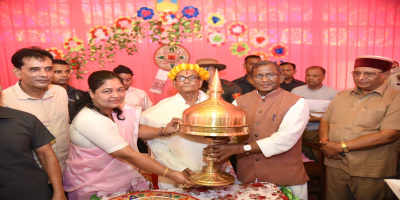 Governor Shri Lakshman Prasad Acharya visits residence and felicitates a veteran teacher on Teacher’s Day