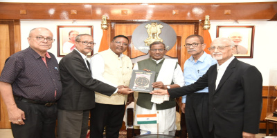 A delegation of All Assam Lawyers Association calls on the Governor at Raj Bhavan