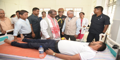 Assam Governor interacts with one blood doner at Indian Red Cross Hospital in Guwahati 